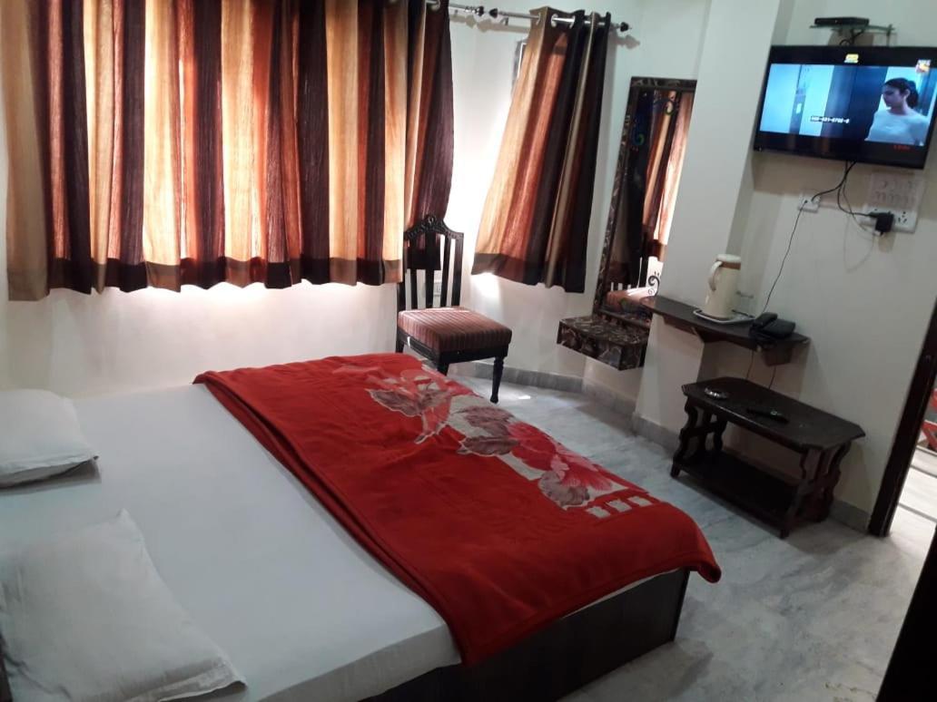 אודייפור Hotel Hari Home מראה חיצוני תמונה